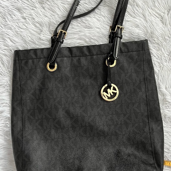 Black Michael Kors bag. - Picture 3 of 4